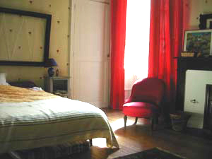 Room with the red curtains, le rambert