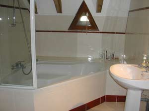 Newly restored bathroom, le rambert