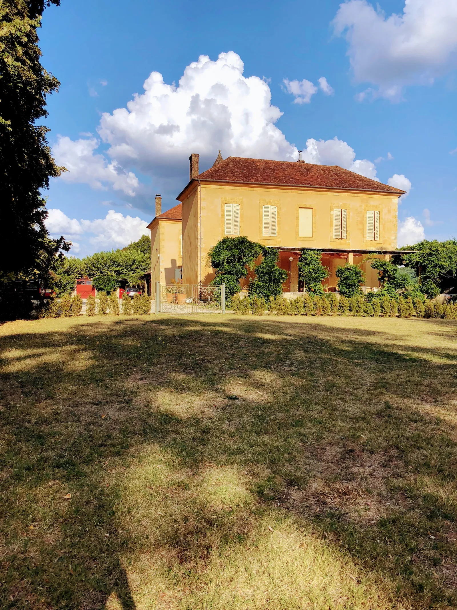 Le Rambert — exterior